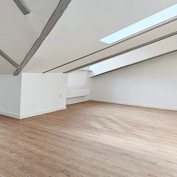 Altbau Dachzimmer